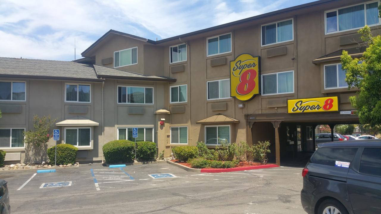 Super 8 By Wyndham Sacramento Carmichael Exterior foto