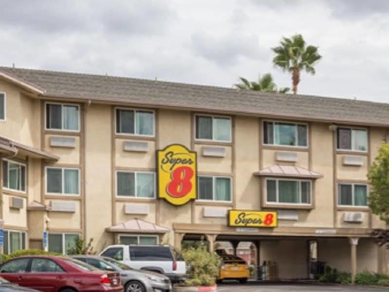 Super 8 By Wyndham Sacramento Carmichael Exterior foto
